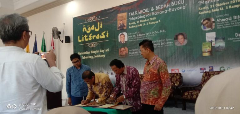 Rayakan Hari Santri, UNHASY adakan Bazar Buku Sekaligus Talk Show dan Bedah Buku