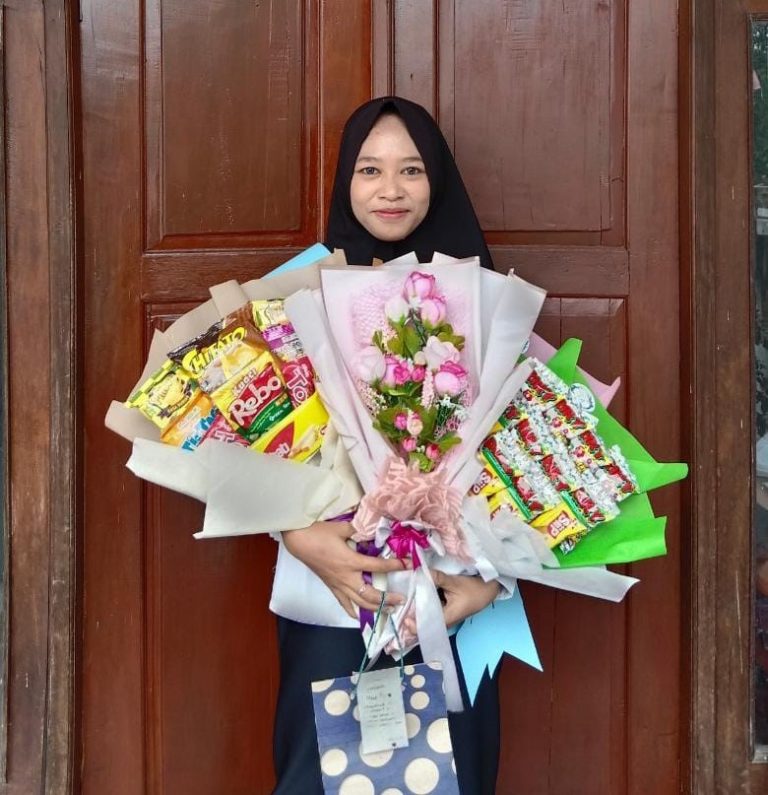 Ririn Wahyuni, Mahasiswi Yudisium Terbaik Fakultas Ekonomi, Peraih IPK Nyaris Sempurna!