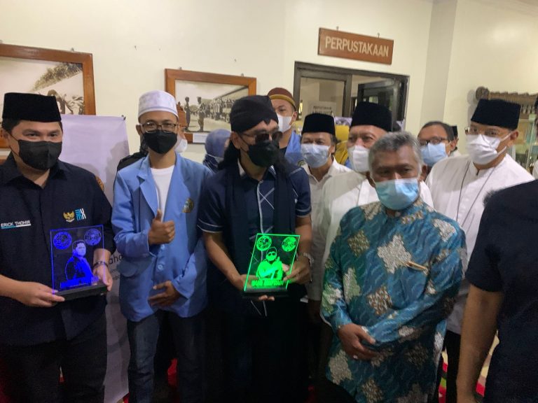 Sambut Kedatangan Menteri BUMN RI Dan Gus Miftah, PKKU Unhasy Adakan Bazar