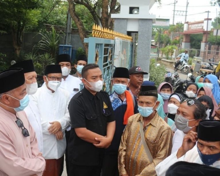 Perdana Pembukaan Makam Masyayikh Tebuireng Setelah Pandemi, Selalu Ada Peziarah Di Setiap Jamnya