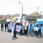 IKABEMJO Gelar Aksi Unjuk Rasa di Depan Kantor DPRD Jombang