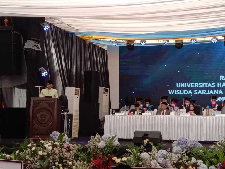 Hadiri Wisuda UNHASY, Sandiaga Uno Berharap Wisudawan Jadi Pelopor Kebangkitan Ekonomi