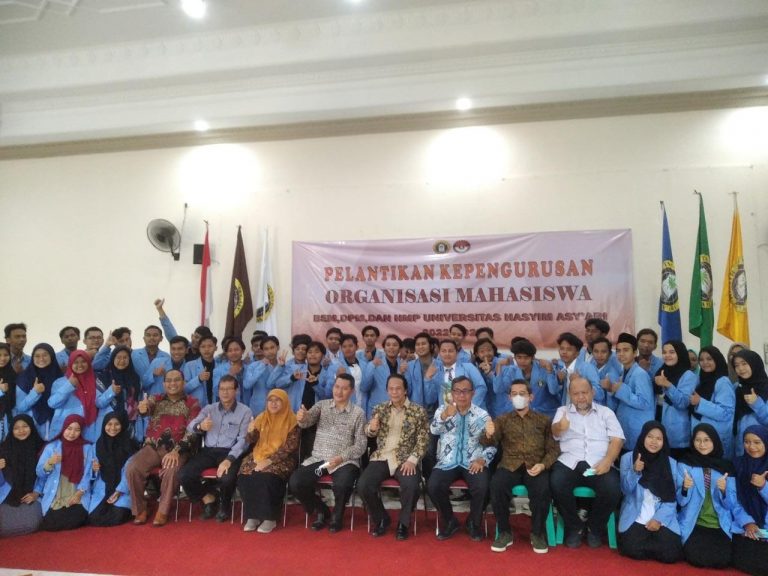 Lantik ORMAWA dan UKM, Rektor UNHASY : Harus Saling Support