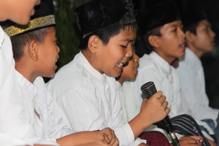 Identitas Nasionalisme Santri Kolonial dan Transformasi Santri Milenial
