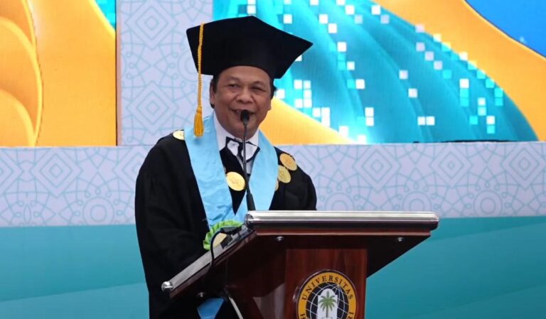 Wisuda UNHASY: Rektor Ajak Lulusan  Terapkan Ilmu Agama dan Umum
