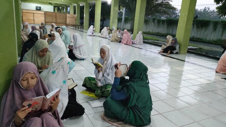 Mahasantri Ma’had Al-Jamiah Targetkan 30 Juz Al-Qur’an Per Hari Selama Ramadhan