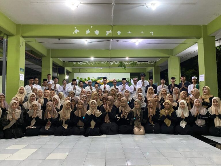 Ma’had Al Jam’iah Tutup Kegiatan Ramadhan dengan Haflah Ikhtitam  dan Buka Bersama