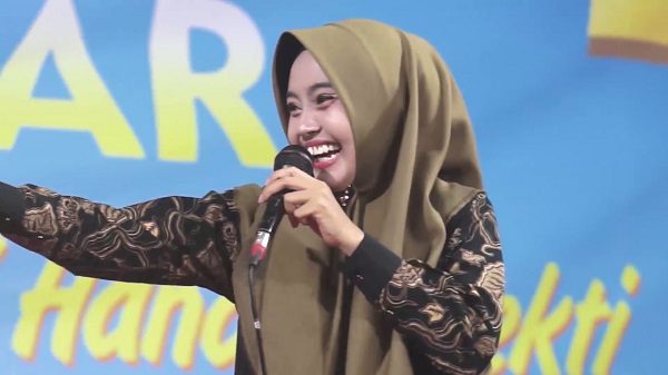 Ustadzah Mumpuni, Personal Branding Hingga Gaya Ceramah yang Menginspirasi