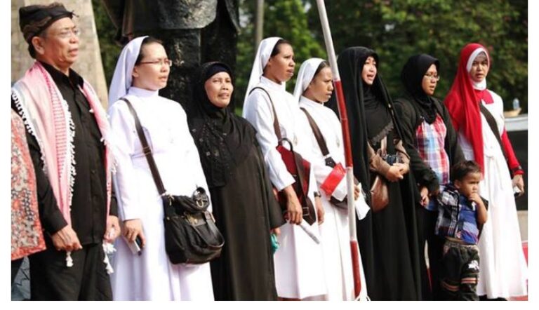 Bahaya Paham Keagamaan Menyimpang dalam Kehidupan Bermasyarakat Bahaya Paham Keagamaan Menyimpang dalam Kehidupan Bermasyarakat